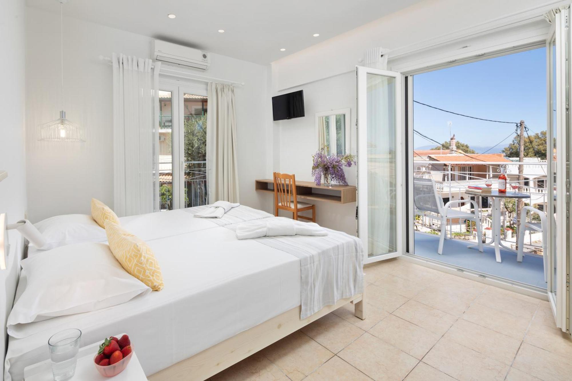 Bella Vista Beach Hotel เวนิทเซส ภายนอก รูปภาพ